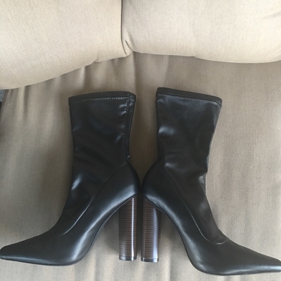 Cape Robbin black heeled ankle boot booties - Picture 1 of 6